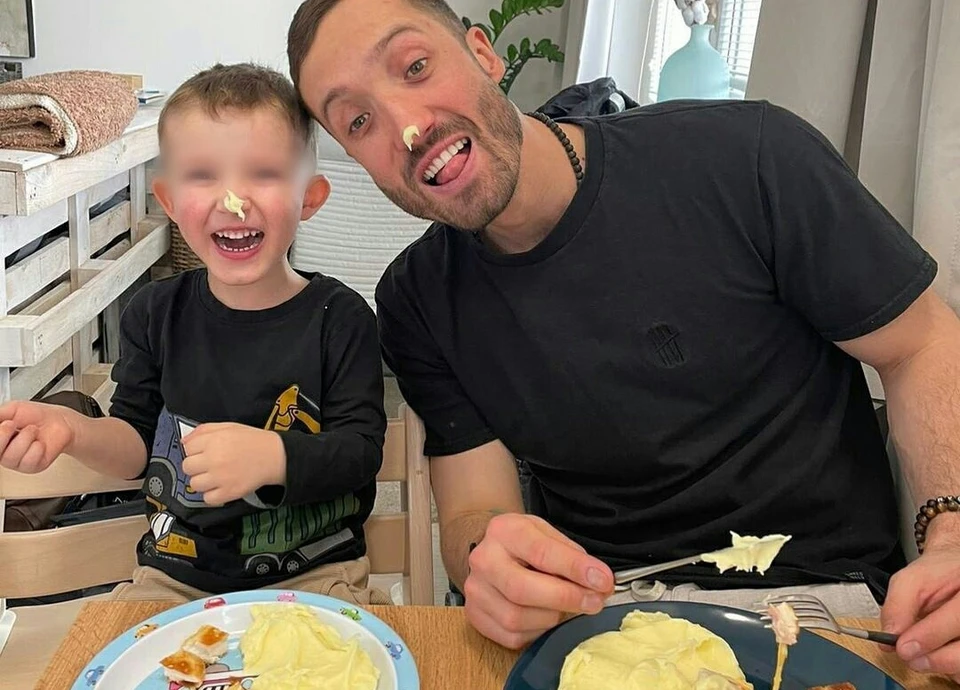 Шимон Грубец с сыном радуются лету, каникулам и домашней еде.