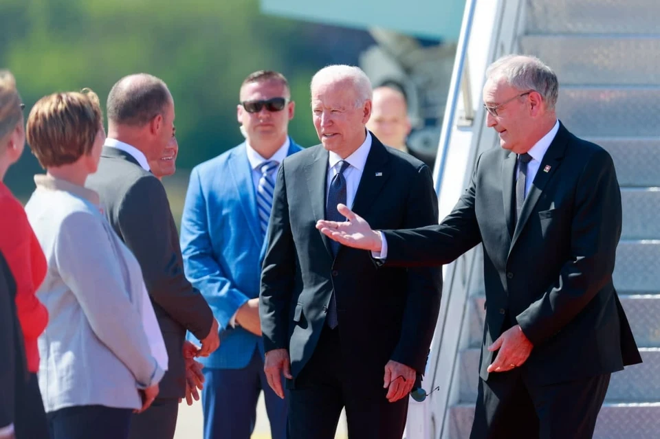 Байден прибыл в Женеву для встречи с Путиным