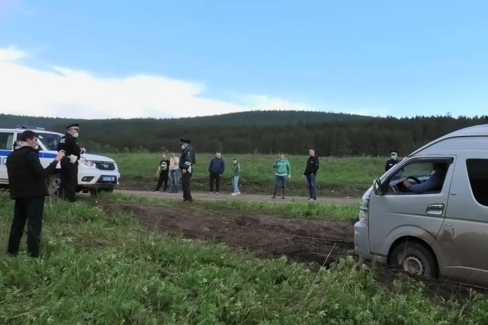 Качуг жигалово. Дорога Качуг Жигалово. Трасса Качуг Жигалово. Маршрутки Качуг Жигалово. Качуг ДПС.