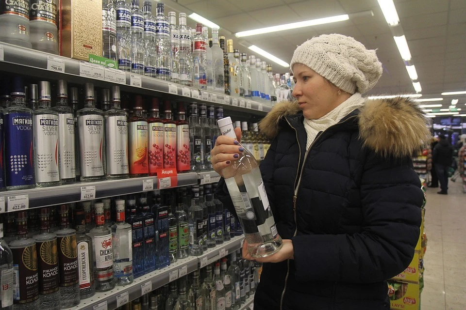 Россияне стали меньше пить водку и пиво в период пандемии