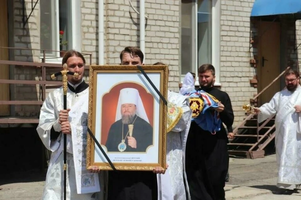 В Луганске паства Луганской епархии простилась со своим новопреставленным архипастырем Митрофаном. Фото: ЛИЦ