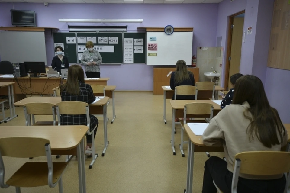 Рособрнадзор не планирует сокращать время сдачи Единого госэкзамена из-за жары