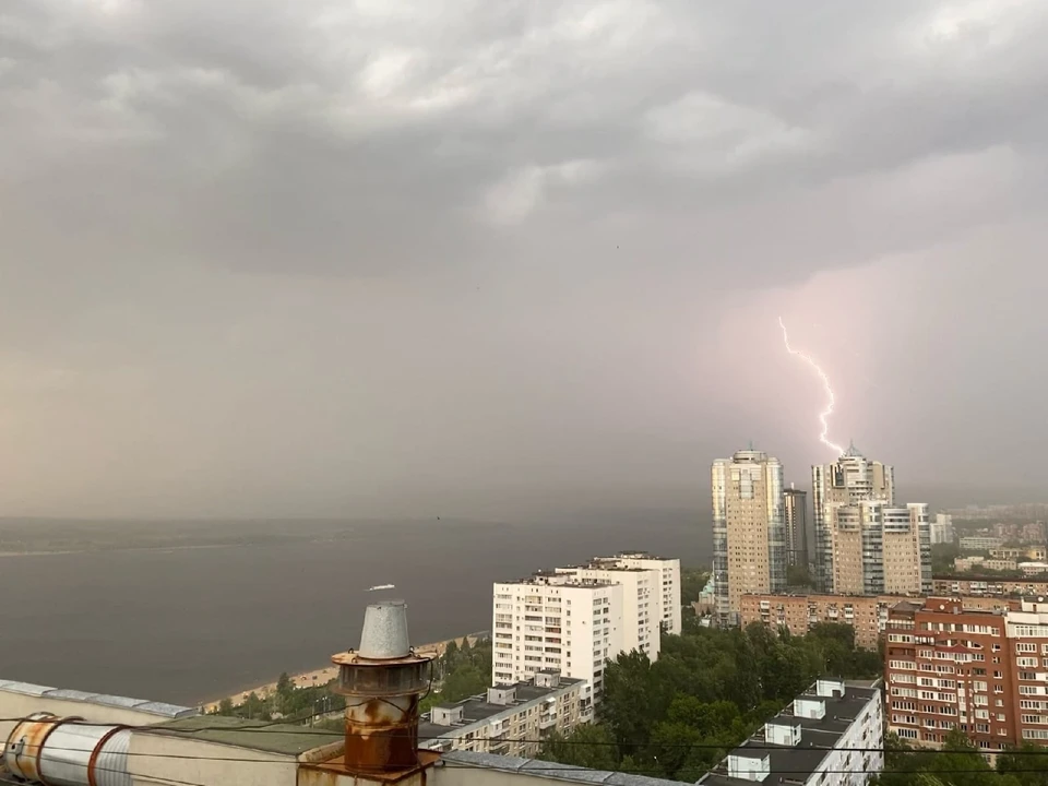 На Самарскую область идет гроза