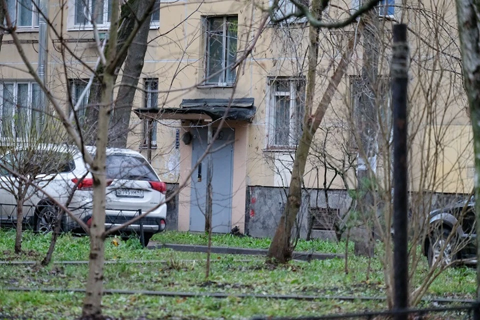 С подъездного козырька упал 8-летний мальчик в Хабаровске