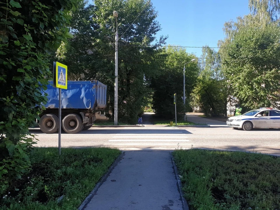 Грузовик сбил на пешеходном переходе ребенка. Фото: ГИБДД по городу Перми.