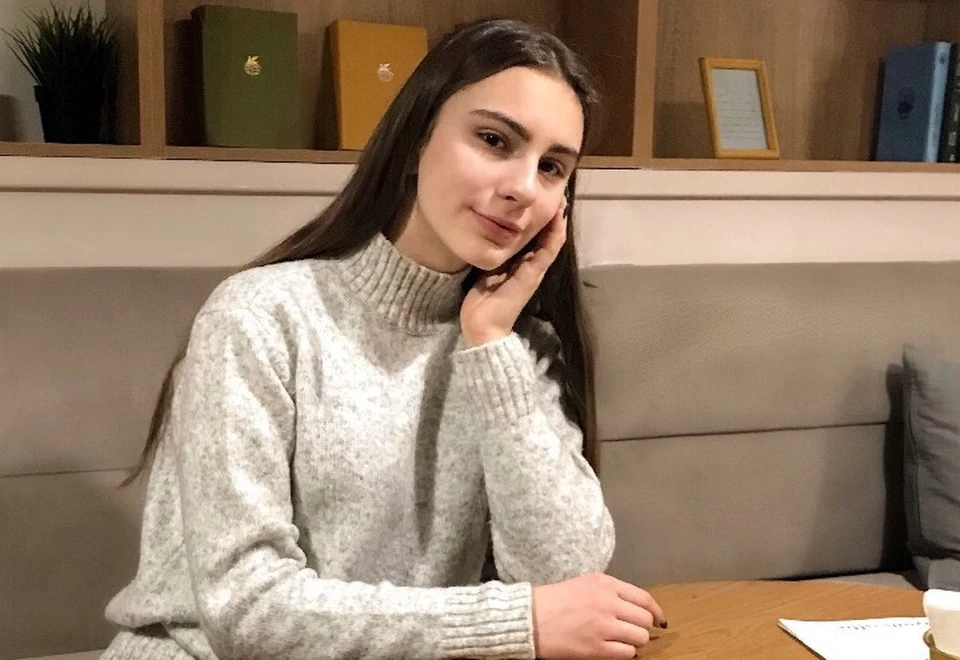 Алика - первая в России выпускница 11-го класса, которая написала четыре ЕГЭ на 400 баллов. Фото: из личного архива героя публикации