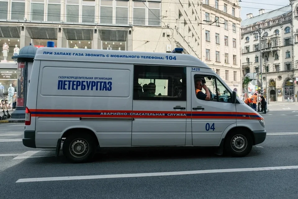 В Петербурге в одном из домов на Гданьской улице произошла утечка газа.