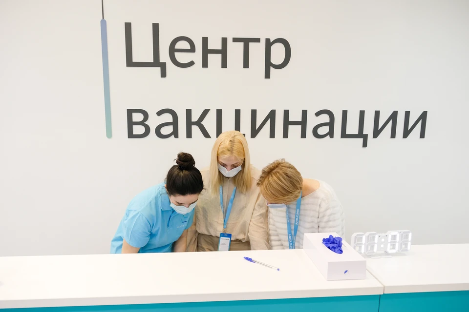 Вакцинация от коронавируса в Санкт-Петербурге в последние несколько дней стала невероятно востребованной.