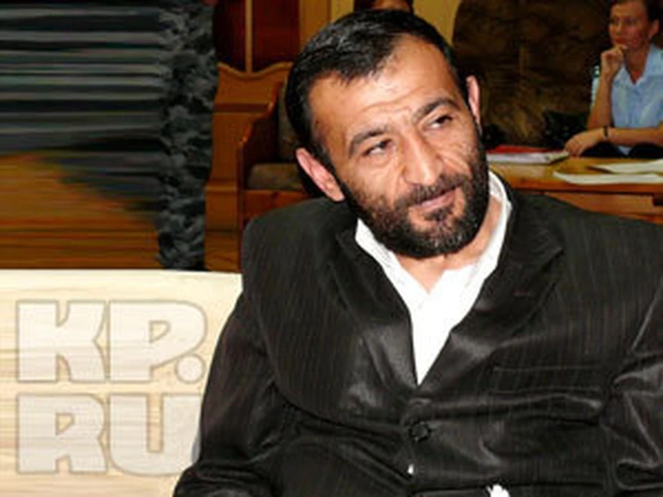 В 2008 году Мгер Асрян и два его товарища с почти одинаковыми именами и фамилиями Армен Лязгян и Армен Лазгян похитили прямо с парковки на улице Баумана мурманского бизнесмена Гогика Торосяна.