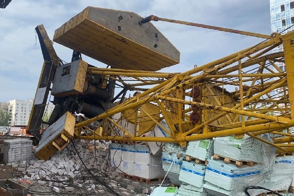 С места происшествия.