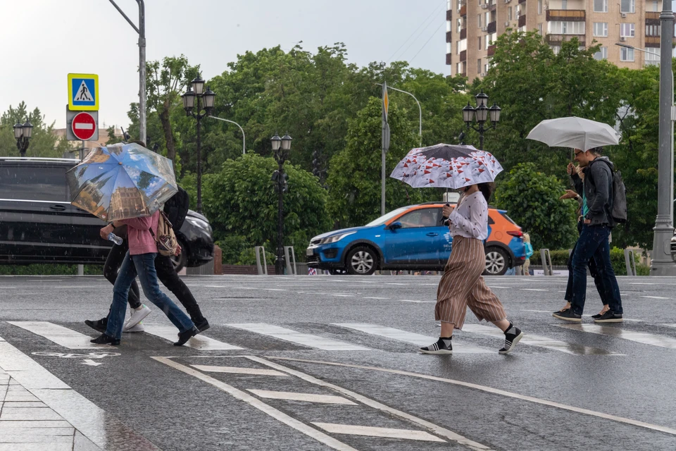 На Кузбасс надвигаются дожди, грозы и град.