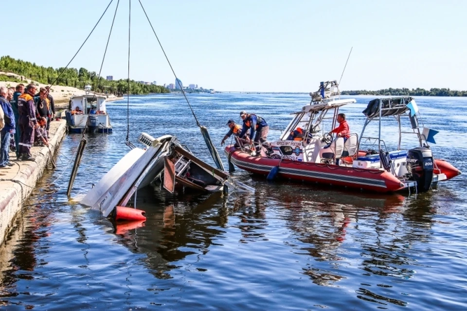 Мертвыми из воды достали 11 человек.
