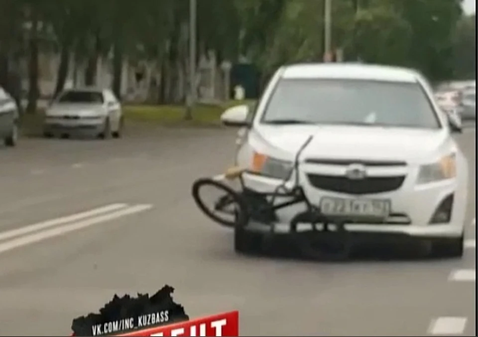 В Кемерове девушка на иномарке сбила девятилетнего велосипедиста. Фото: ВКонтакте/inc_kuzbass.