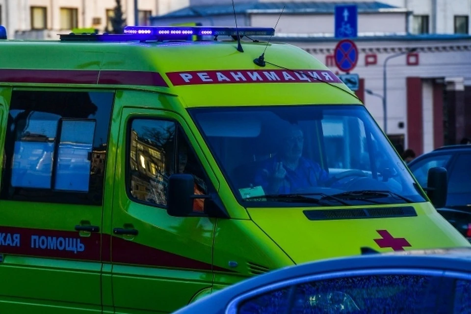 В Новосибирске на трехлетнего мальчика упал плазменный телевизор.