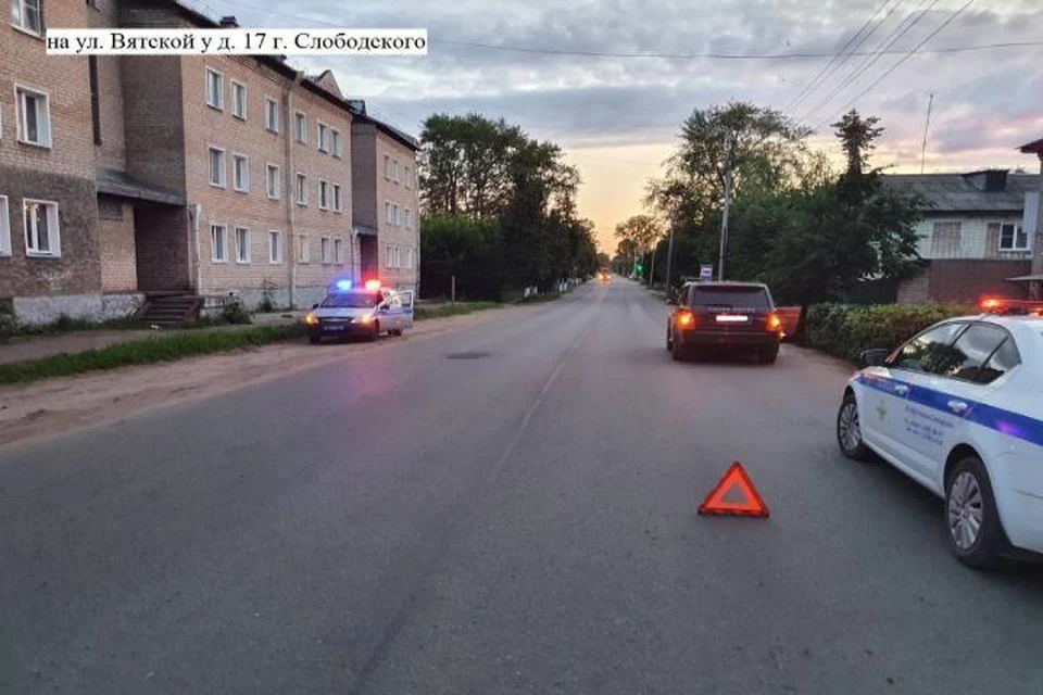 Водитель внедорожника не успел вовремя заметить маленькую девочку. Фото: vk.com/gibdd43