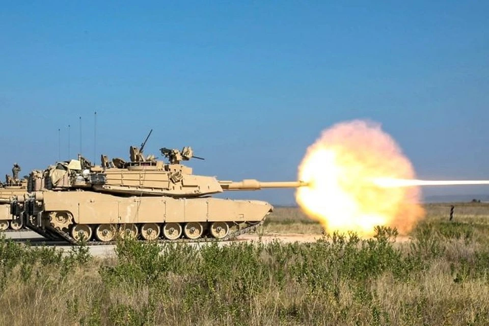 Глава Минобороны Польши пообещал разместить американские танки в России и Белоруссии