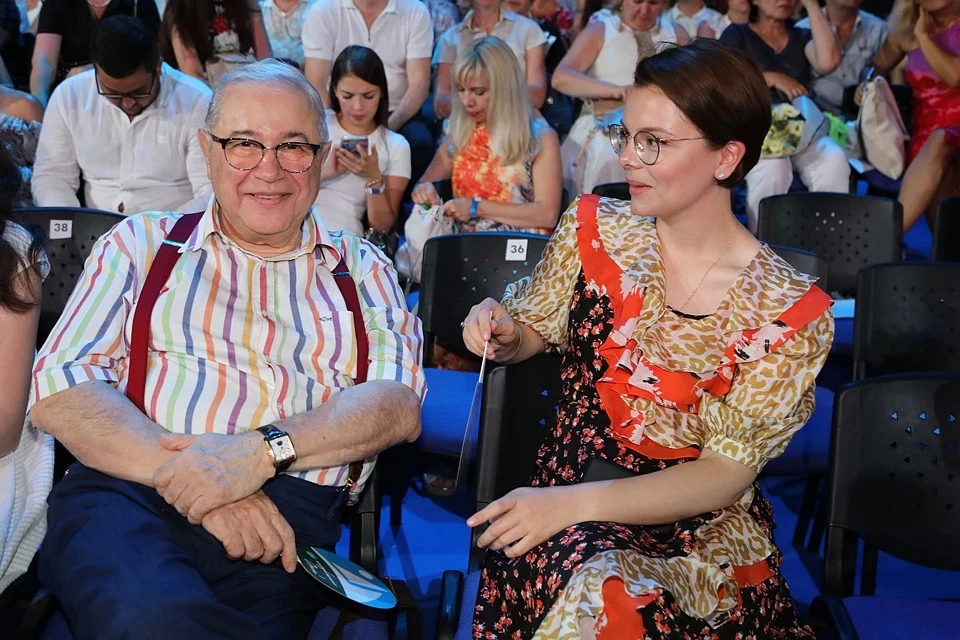 Петросян и Брухунова поженились в декабре 2019 года, уже перед самым рождением наследника.