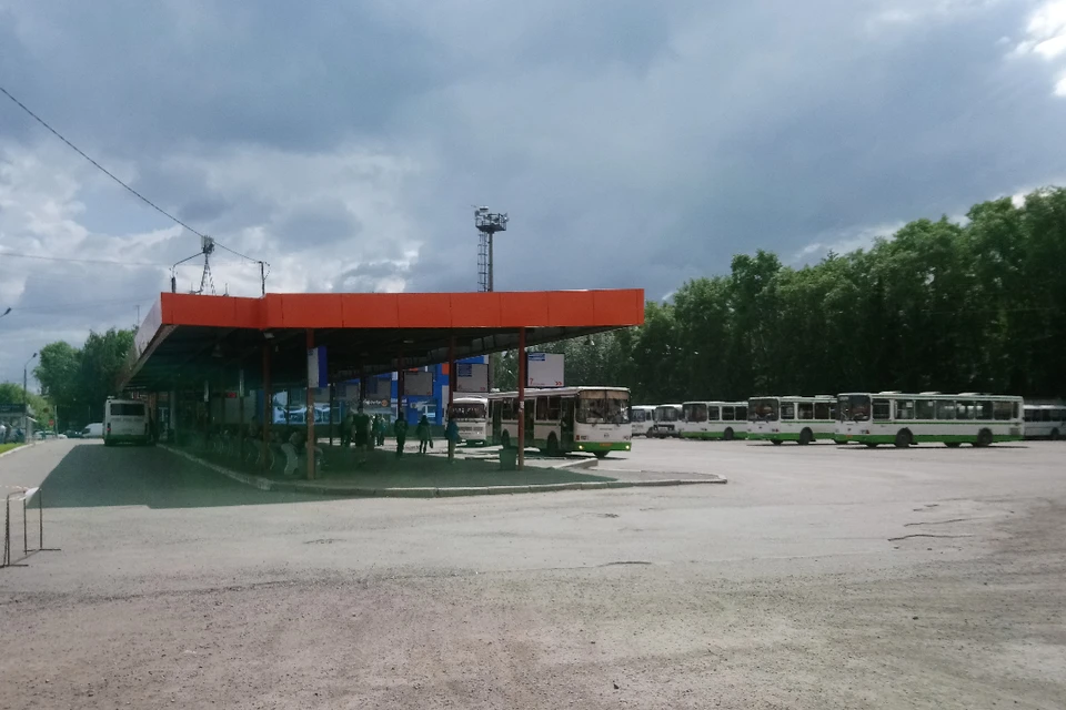 Отправление с автовокзала ежедневно в 9.15 часов с 1-ой платформы.