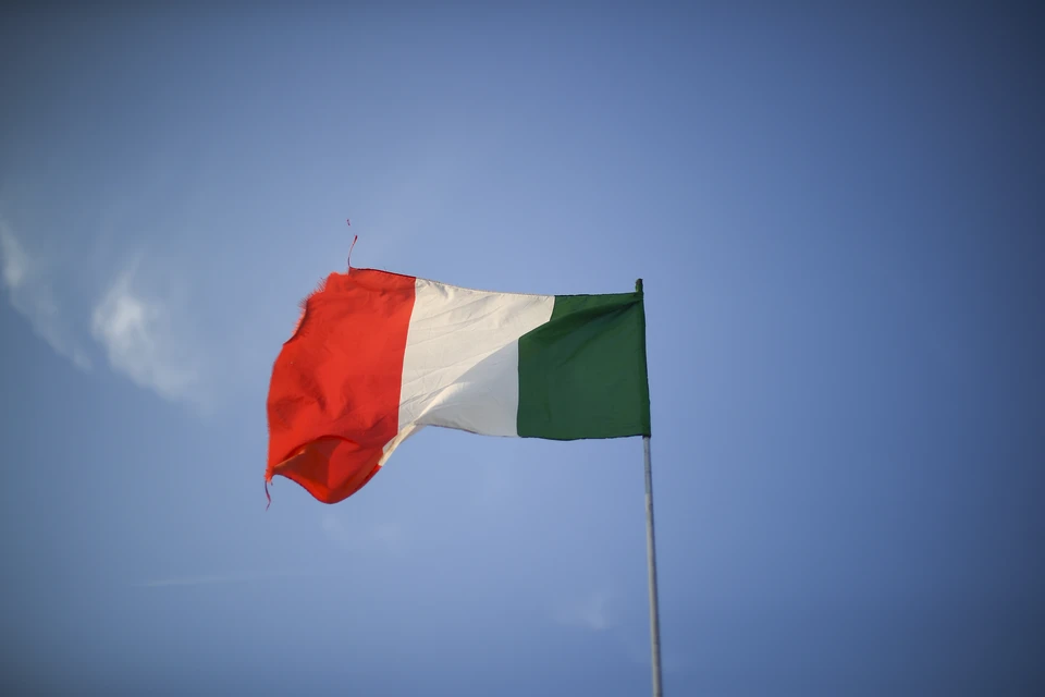 В парламенте Италии обсуждение коронавирусных мер закончилось скандалом