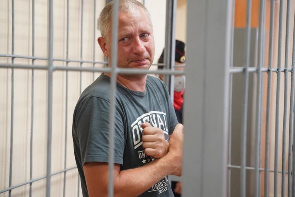 На суде Антон Безчетвертев плакал, глядя на свою жену