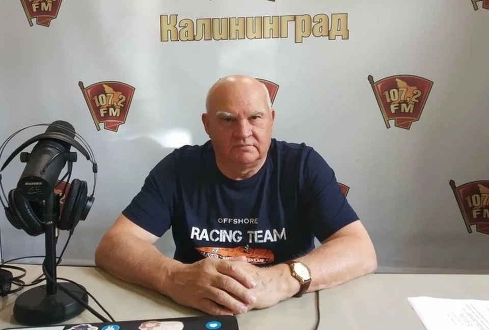 Александр Лапин в студии радио «Комсомольская правда».