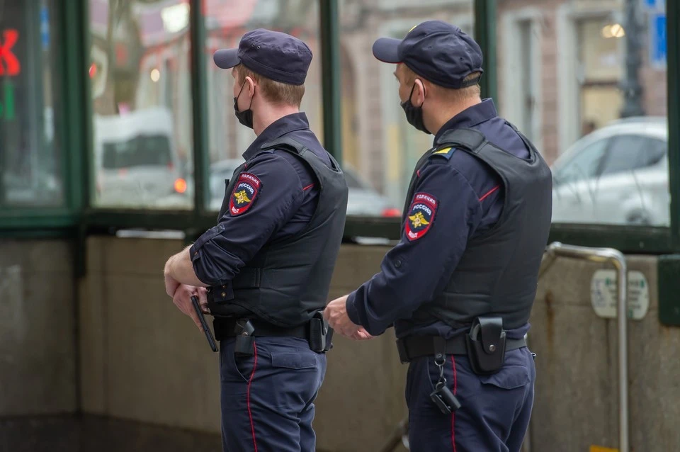 В Петербурге задержали мужчину за развращение девочки-подростка.