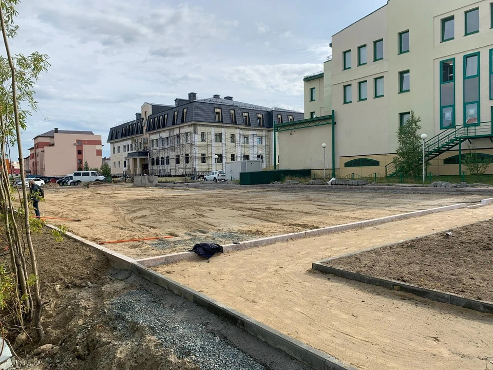 В Салехарде продолжают обустройство девяти дополнительных парковок Фото: Администрация Салехарда