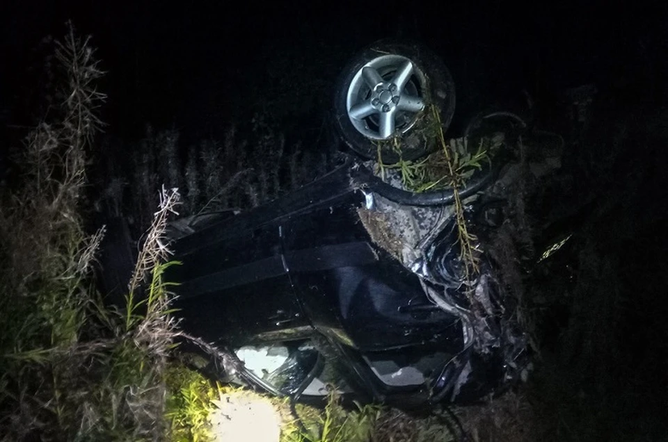 В ДТП в Прикамье погибли 2 человека. Фото: 63 ПСЧ 27 ПСО Прикамья.