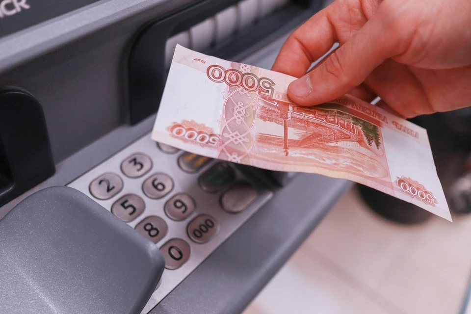 Супруги из Шарыпово благодаря полиции выяснили, кто повесил на них кредиты