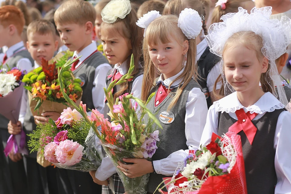 Букет на 1 сентября в Красноярске 2021: выбираем цветы для учителя по лучшей цене