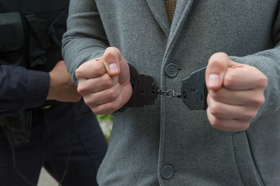 Полиция задержала директора автосервиса, воткнувшего ножницы в грудь автосервису.