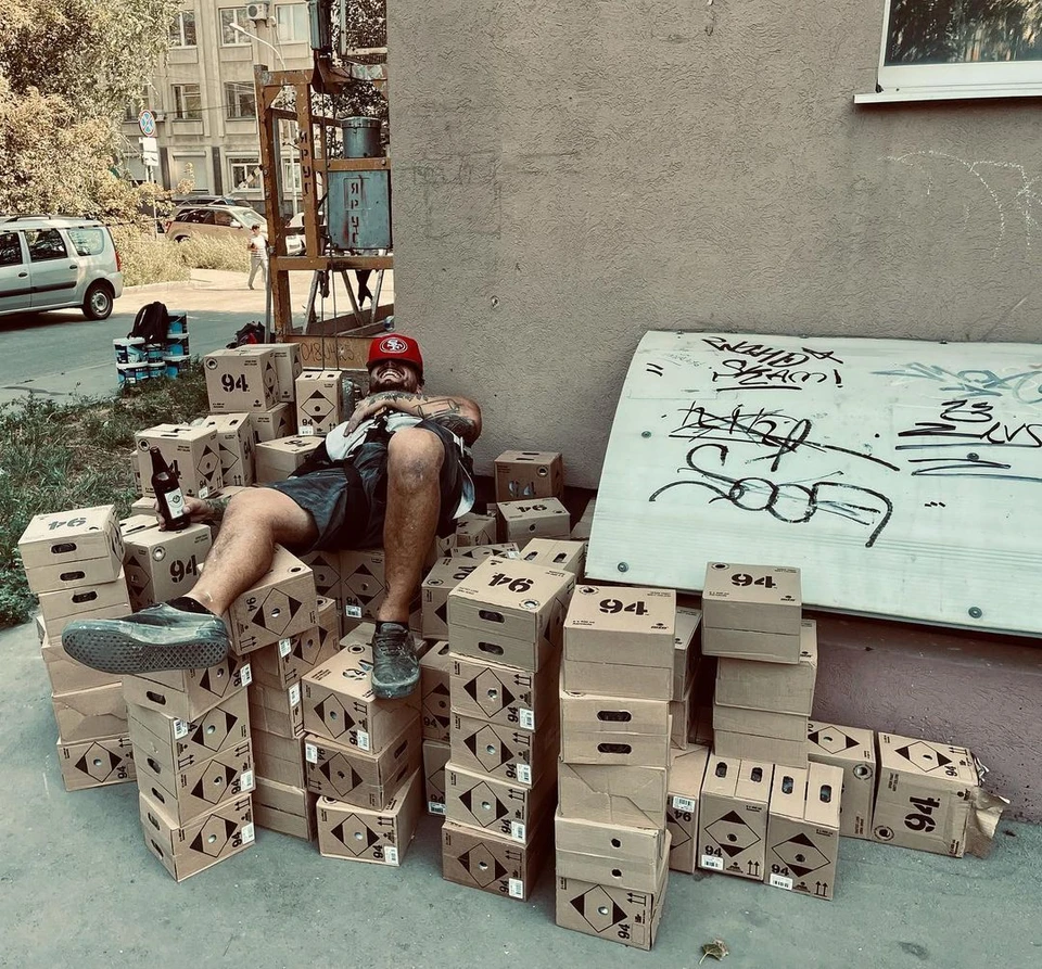 Аргентинский художник уже приступил к работе. Фото: instagram.com/cobreart