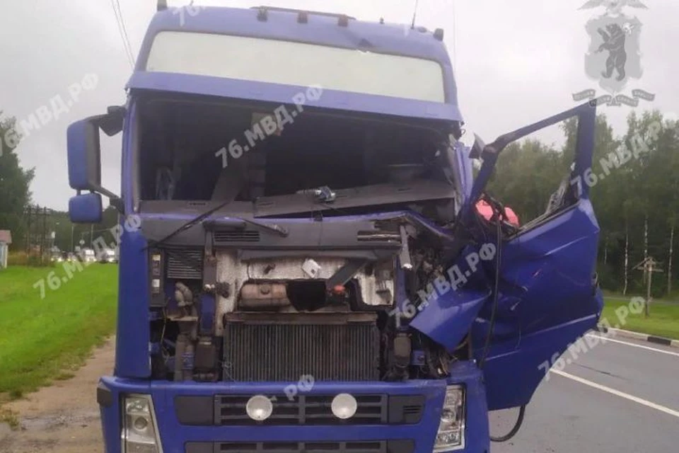 В Переславском районе столкнулись два грузовика