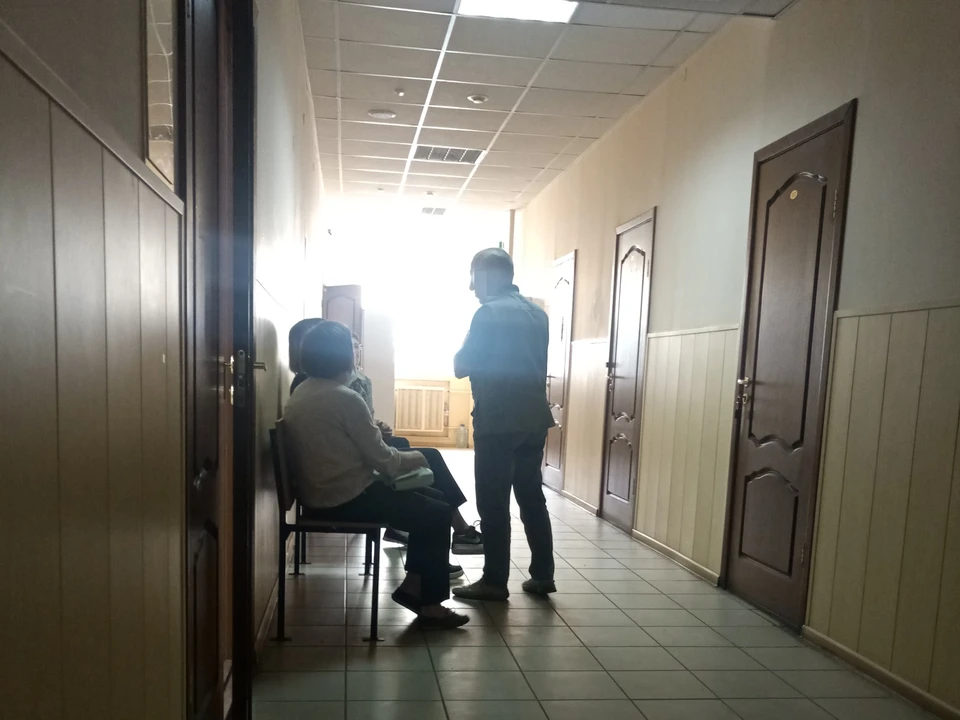 Двух пенсионеров обвиняют в нанесении побоев подростку