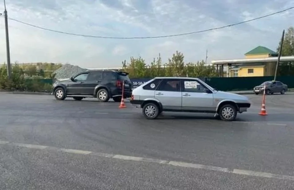 На Елизарова в Тюмени автомобиль сбил второклассницу на глазах у родителей