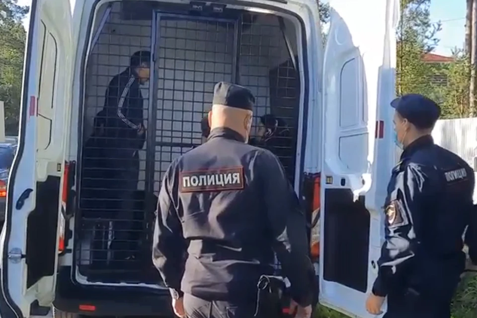 Полиция провела рейд по цыганам в Ленобалсти. Фото: ГУ МВД по СПб и ЛО