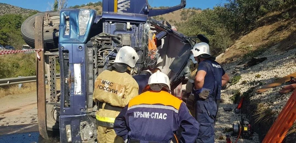 В Крыму произошло ДТП с участием самосвала