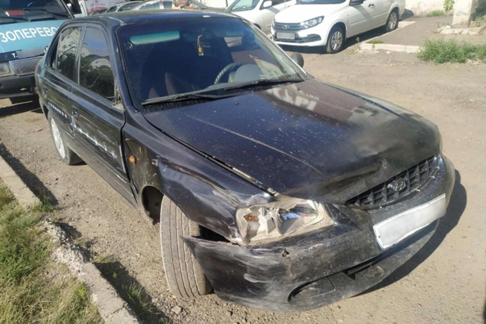 Автомобиль полицейские нашли во дворах на проспекте Металлургов, на нем были характерные для аварии повреждения