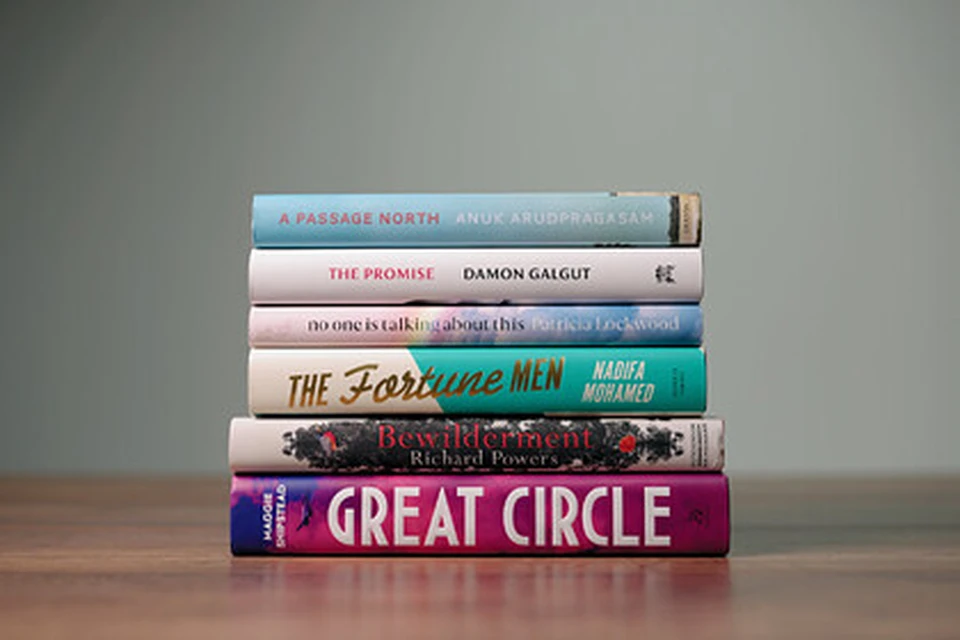 В шорт-лист Букеровской премии 2021 года вошли шесть авторов. Фото: The Booker Prizes