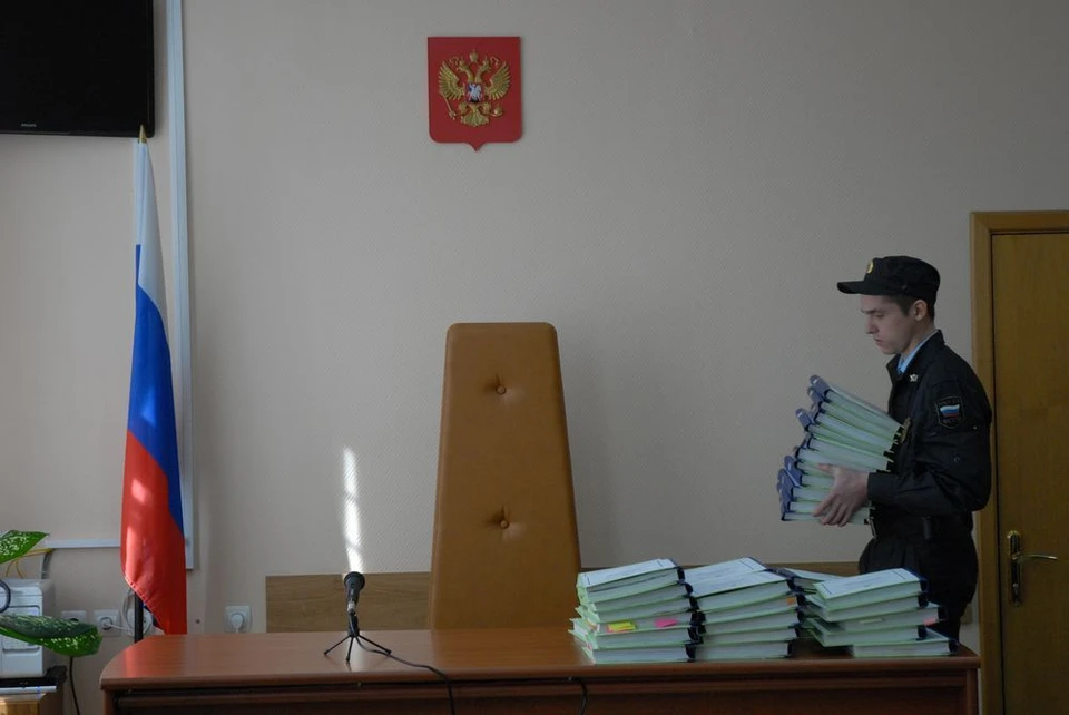 В Туле суд в очередной раз перенес рассмотрение дел сотрудников-антипрививочников из «Щегловского вала»