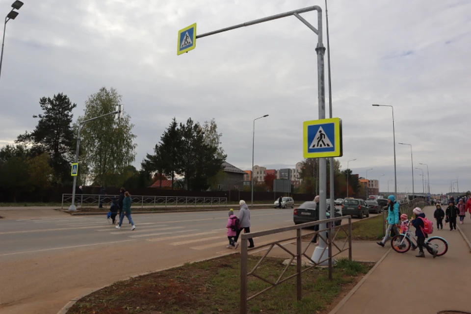 Сейчас пешеходный переход у школы никак не регулируется. Фото: ОНФ по Кировской области