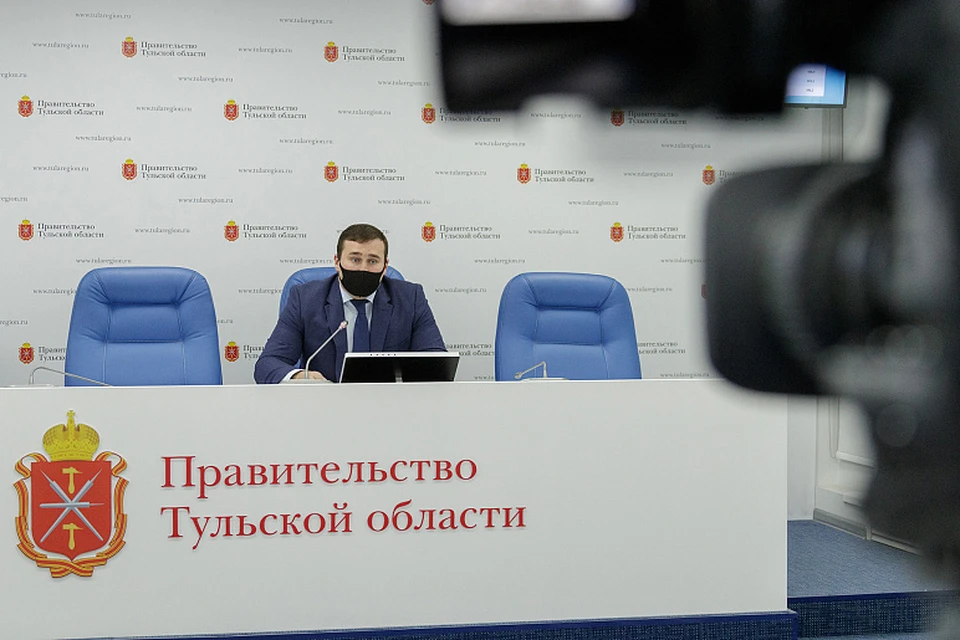 Перед ним поставлен ряд задач