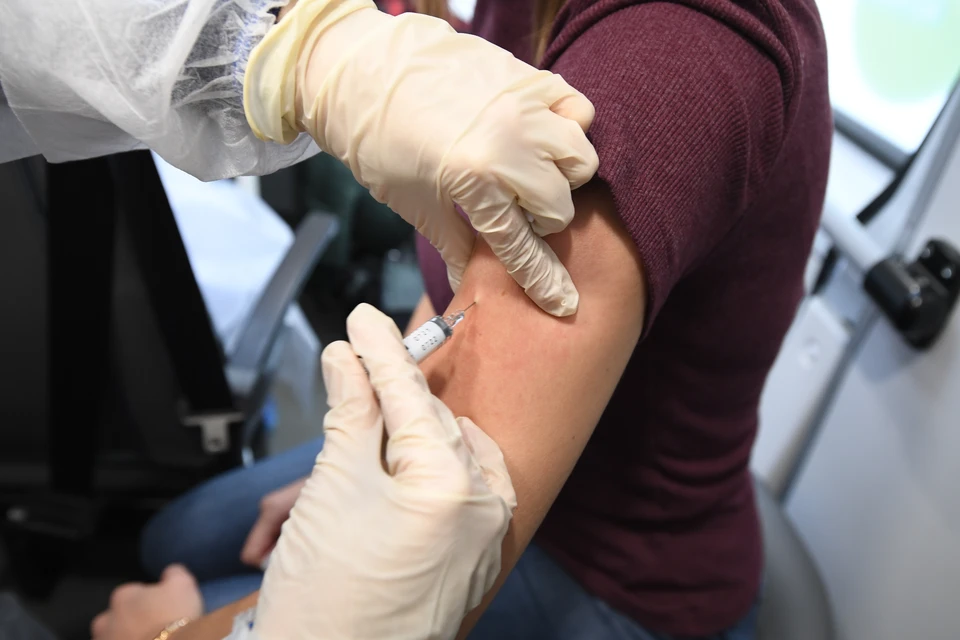 Донские медики и сейчас проводят вакцинацию от COVID-19 в регионе