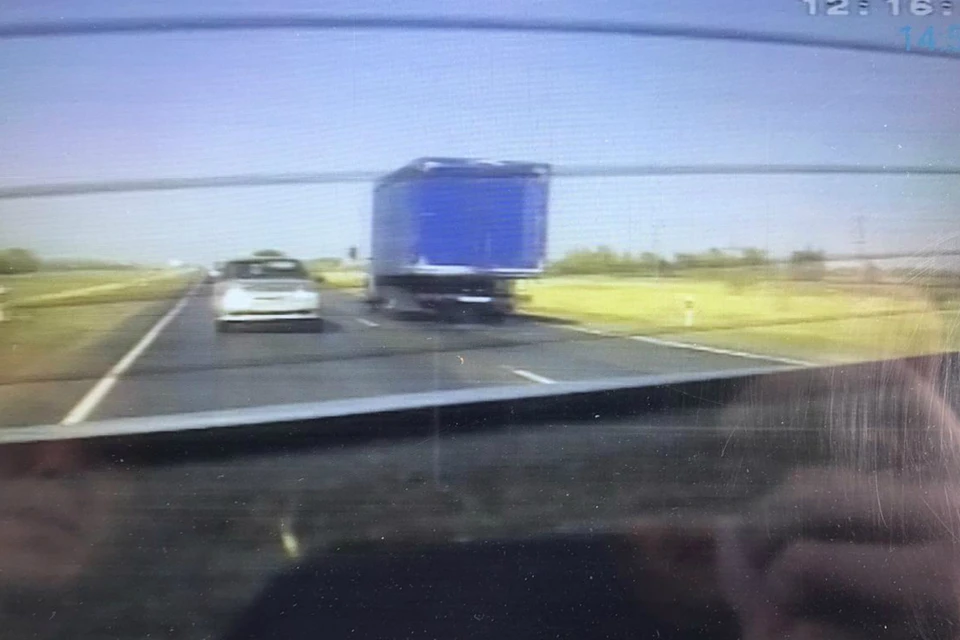 В Ростове автоледи на иномарке спровоцировала аварию с автобусом