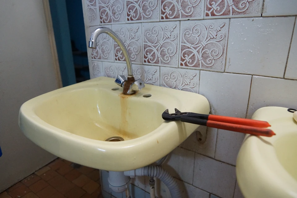 В домах, куда поселили сирот, оказалоь нельзя жить