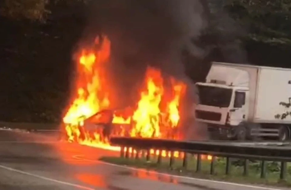 Что произошло за ночь 6 октября: Полицейский попал в аварию и заживо сгорел в своём автомобиле на Кубани