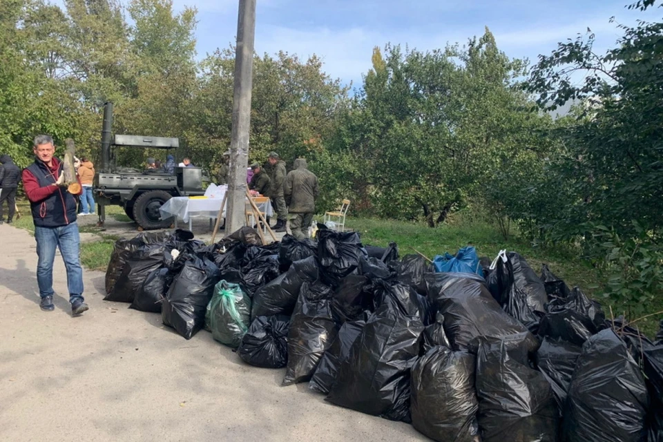 Более 4 тысяч человек наводили порядок во всех районах города. Фото: сайт администрации Ростова-на-Дону