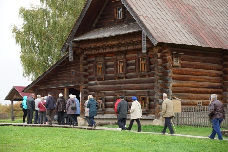 Бывших работников «Ярэнерго» пригласили на обзорную экскурсию по городу Суздалю. Фото Филиала «Россети Центр Ярэнерго»