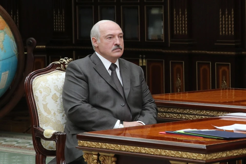 Александр Лукашенко приказал тем, кто хочет стать руководителем в госорганах, приносить характеристики с прежнего места работы. Фото: БЕЛТА.