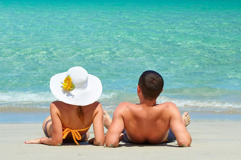 Холодные цифры о горячих страстях у моря показывают, что лишь 12% курортных романов перерастают в серьезные отношения, и менее 5% — в брак.